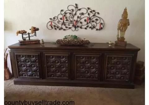 Solid wood credenza/buffet